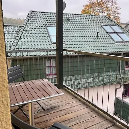 Mit Balkon & Parkplatz Apartment *